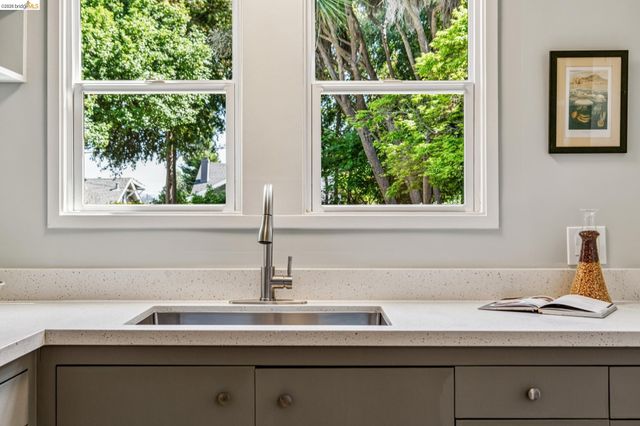 5705 Panama Ave, Richmond, CA 94804