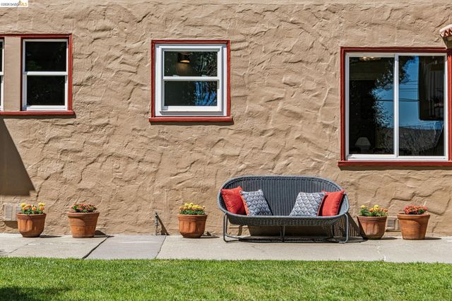 5705 Panama Ave, Richmond, CA 94804