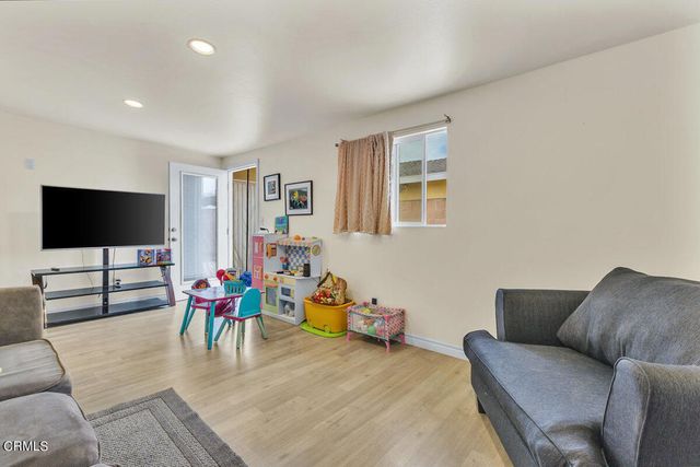 1410 Huntswood Way, Oxnard, CA 93030