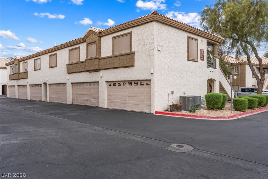 6800 Indian Chief Drive 204, Las Vegas, NV 89130 — exterior