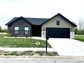 3752 Kristine Drive, Pontoon Beach, IL 62040