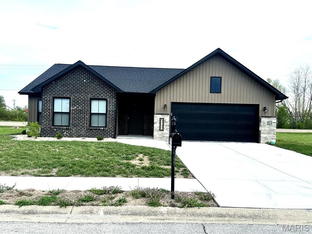 3752 Kristine Drive, Pontoon Beach, IL 62040