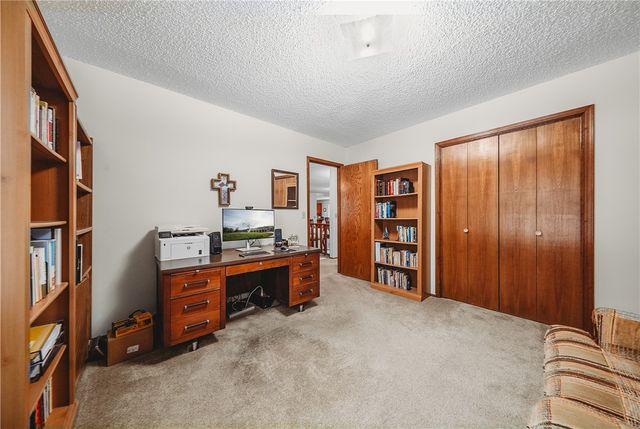 2350 E Country, Fayetteville, AR 72703