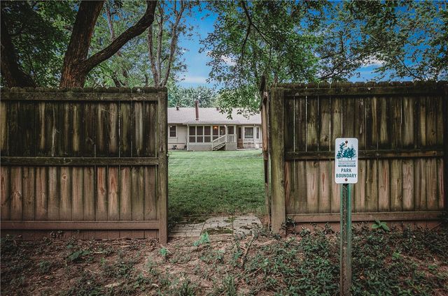 2350 E Country, Fayetteville, AR 72703