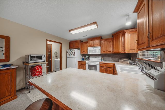 2350 E Country, Fayetteville, AR 72703