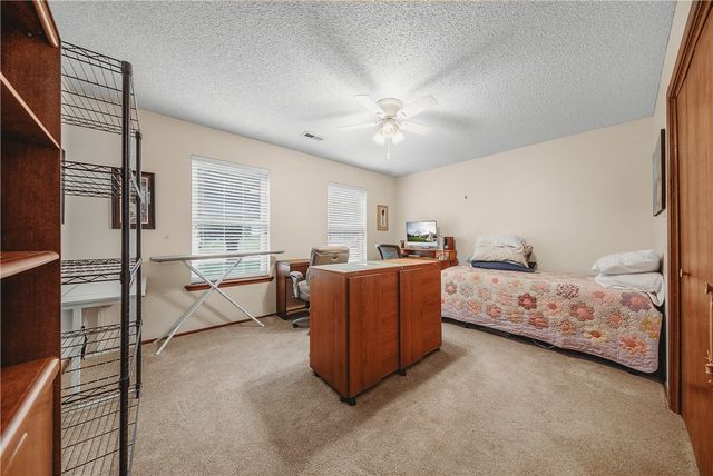 2350 E Country, Fayetteville, AR 72703