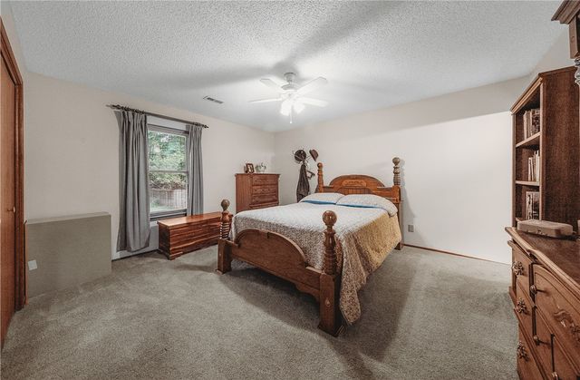 2350 E Country, Fayetteville, AR 72703
