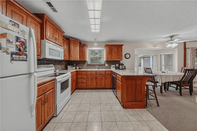 2350 E Country, Fayetteville, AR 72703