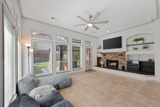 10227 Crescent Bluff Lane, Houston, TX 77070