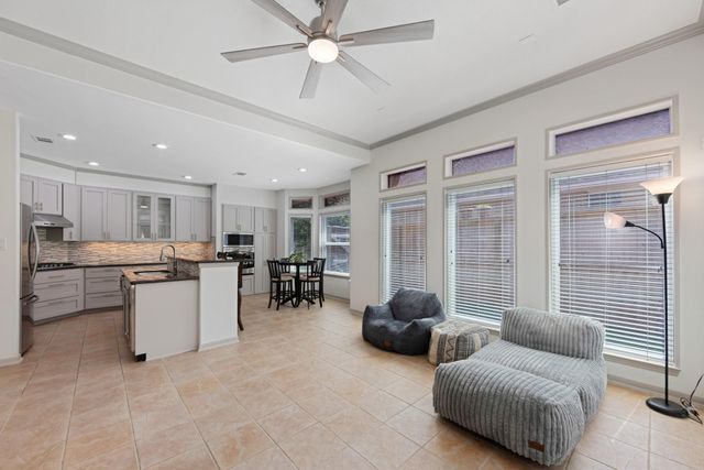 10227 Crescent Bluff Lane, Houston, TX 77070