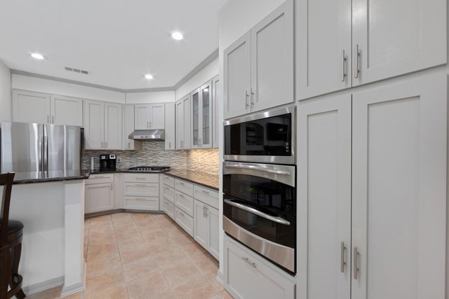 10227 Crescent Bluff Lane, Houston, TX 77070