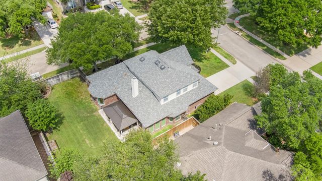 10227 Crescent Bluff Lane, Houston, TX 77070