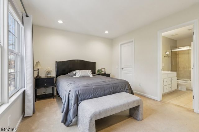 32 Harrison Mount Lake Rd, Ringwood Boro, NJ 07456