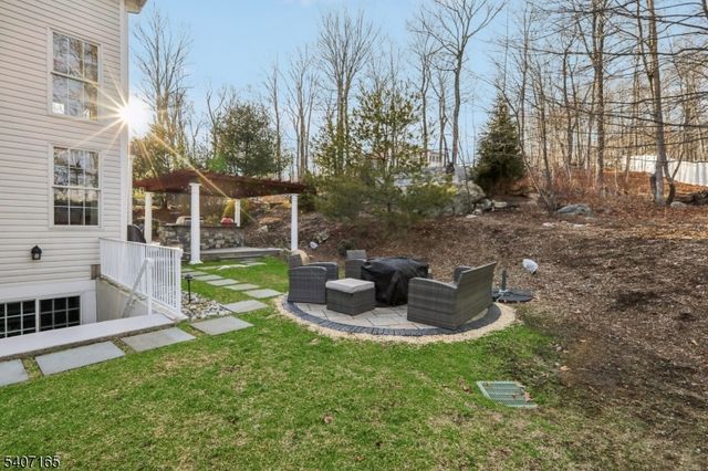 32 Harrison Mount Lake Rd, Ringwood Boro, NJ 07456