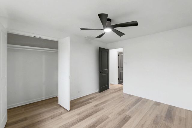 12 E Sequoia Dr, Wichita, KS 67206