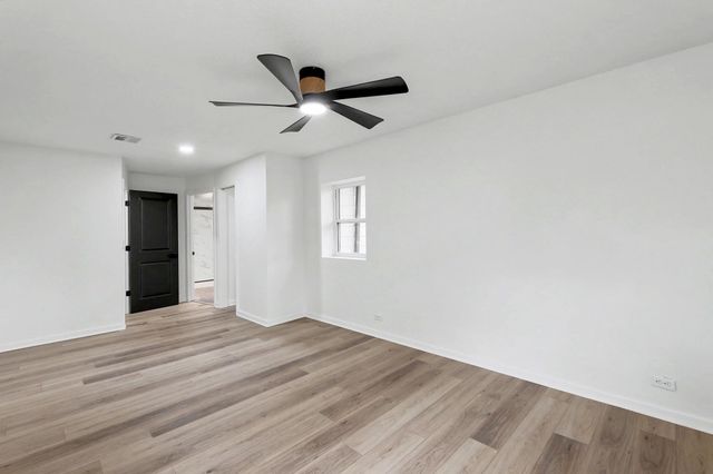 12 E Sequoia Dr, Wichita, KS 67206