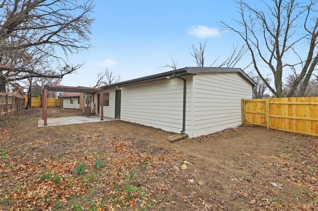 12 E Sequoia Dr, Wichita, KS 67206