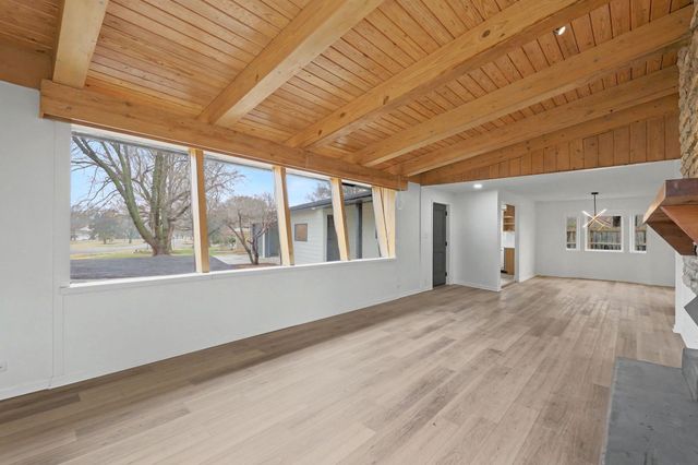 12 E Sequoia Dr, Wichita, KS 67206