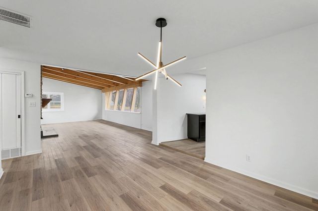 12 E Sequoia Dr, Wichita, KS 67206