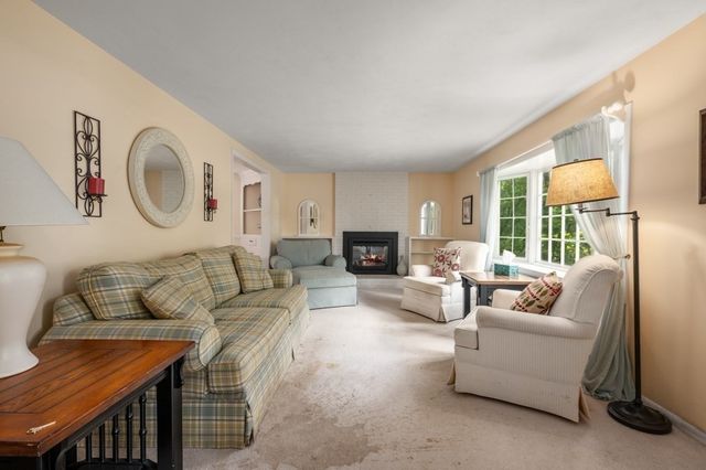 73 Hood Road, Tewksbury, MA 01876