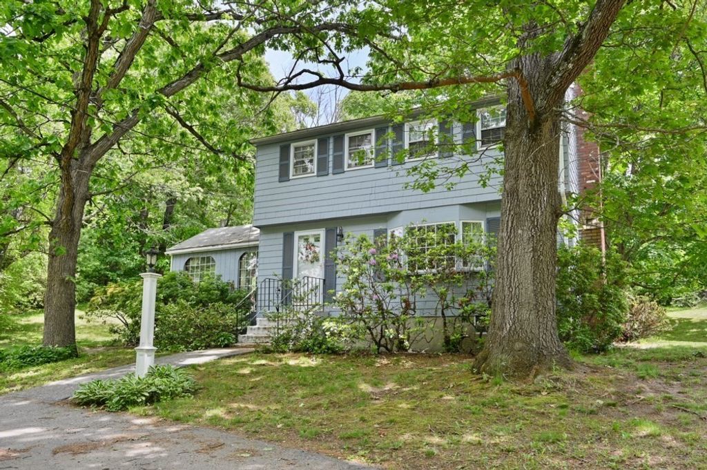 73 Hood Road, Tewksbury, MA 01876