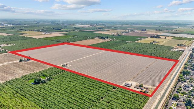 715 W Taylor Rd, Turlock, CA 95382