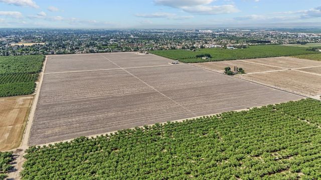 715 W Taylor Rd, Turlock, CA 95382