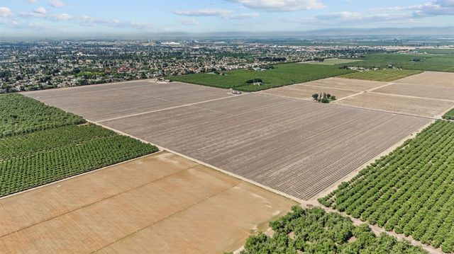 715 W Taylor Rd, Turlock, CA 95382