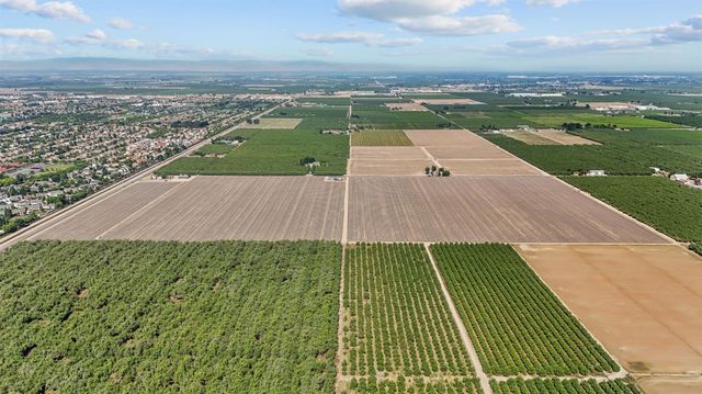 715 W Taylor Rd, Turlock, CA 95382