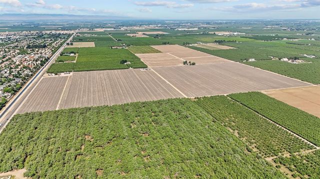 715 W Taylor Rd, Turlock, CA 95382