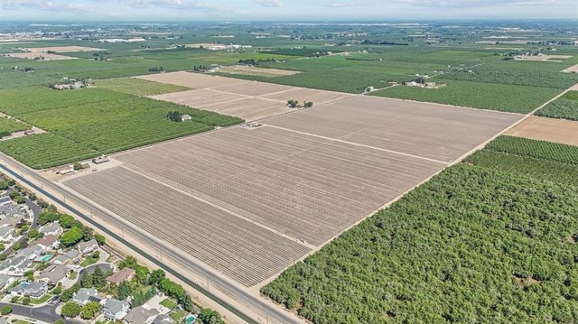 715 W Taylor Rd, Turlock, CA 95382