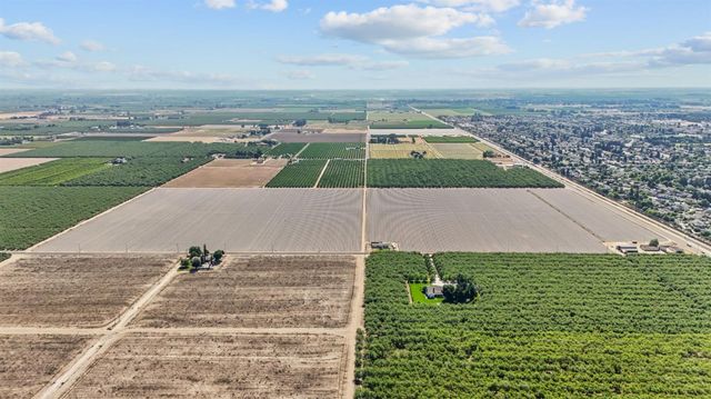 715 W Taylor Rd, Turlock, CA 95382