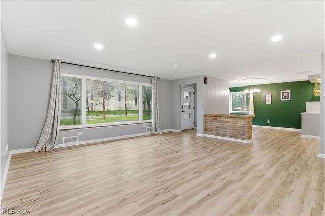 11526 Lake Avenue, Cleveland, OH 44102