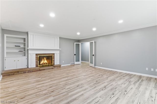 11526 Lake Avenue, Cleveland, OH 44102