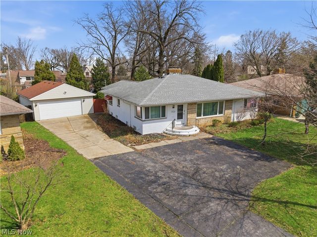 11526 Lake Avenue, Cleveland, OH 44102