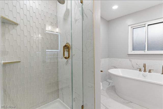 11526 Lake Avenue, Cleveland, OH 44102