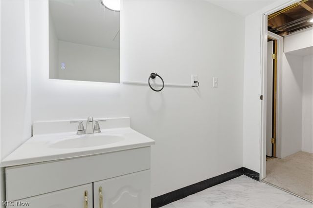 11526 Lake Avenue, Cleveland, OH 44102