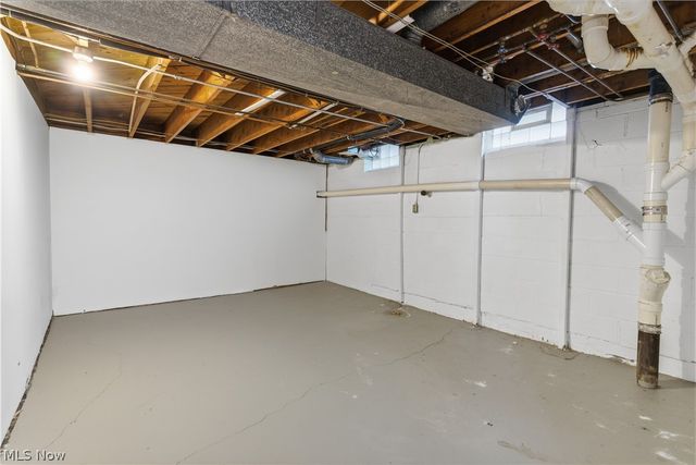 11526 Lake Avenue, Cleveland, OH 44102