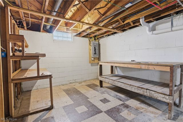 11526 Lake Avenue, Cleveland, OH 44102