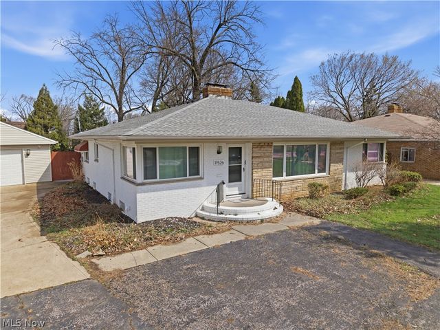 11526 Lake Avenue, Cleveland, OH 44102
