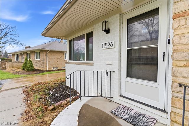 11526 Lake Avenue, Cleveland, OH 44102