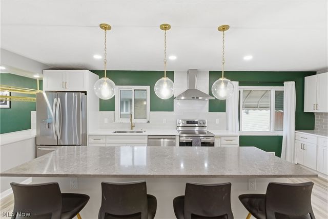 11526 Lake Avenue, Cleveland, OH 44102