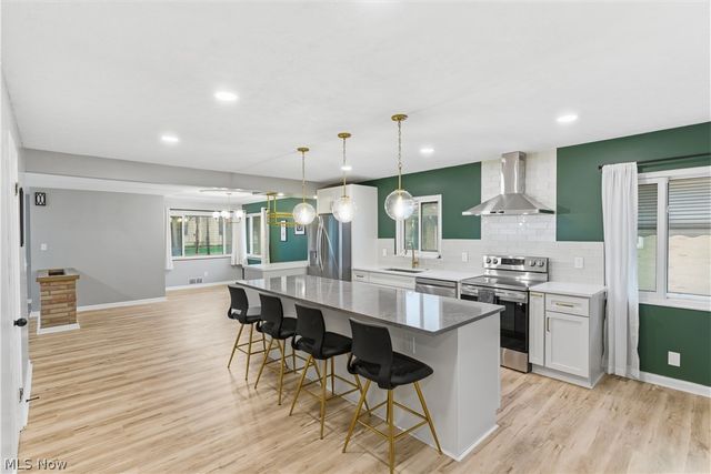 11526 Lake Avenue, Cleveland, OH 44102