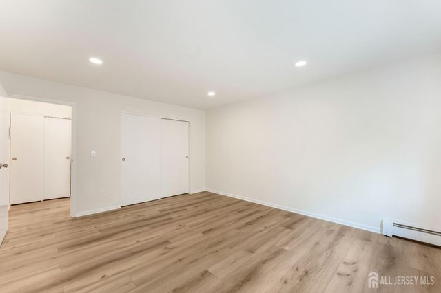 517 Cricket Lane, Woodbridge Proper, NJ 07095
