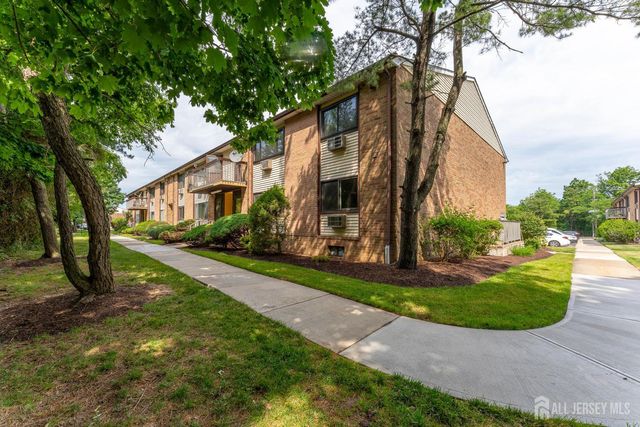 517 Cricket Lane, Woodbridge Proper, NJ 07095