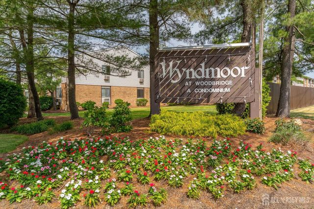 517 Cricket Lane, Woodbridge Proper, NJ 07095