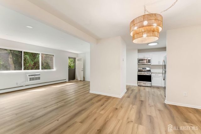 517 Cricket Lane, Woodbridge Proper, NJ 07095