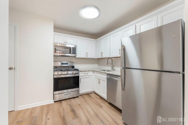 517 Cricket Lane, Woodbridge Proper, NJ 07095