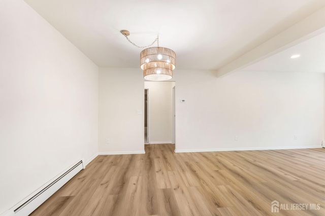 517 Cricket Lane, Woodbridge Proper, NJ 07095