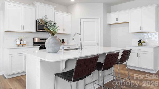 6515 Barcelona Way, Charlotte, NC 28214